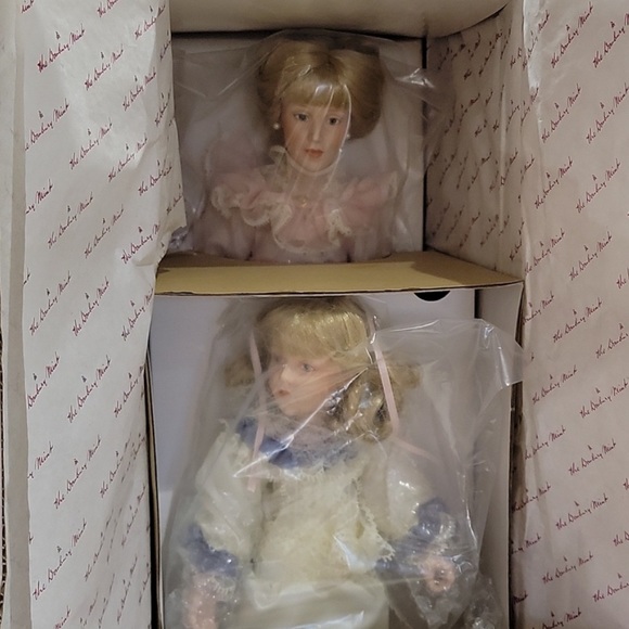 DANBURY MINT "Mother's Loving Touch" Mother & Daughter Porcelain Dolls Set - NIB - Picture 10 of 15